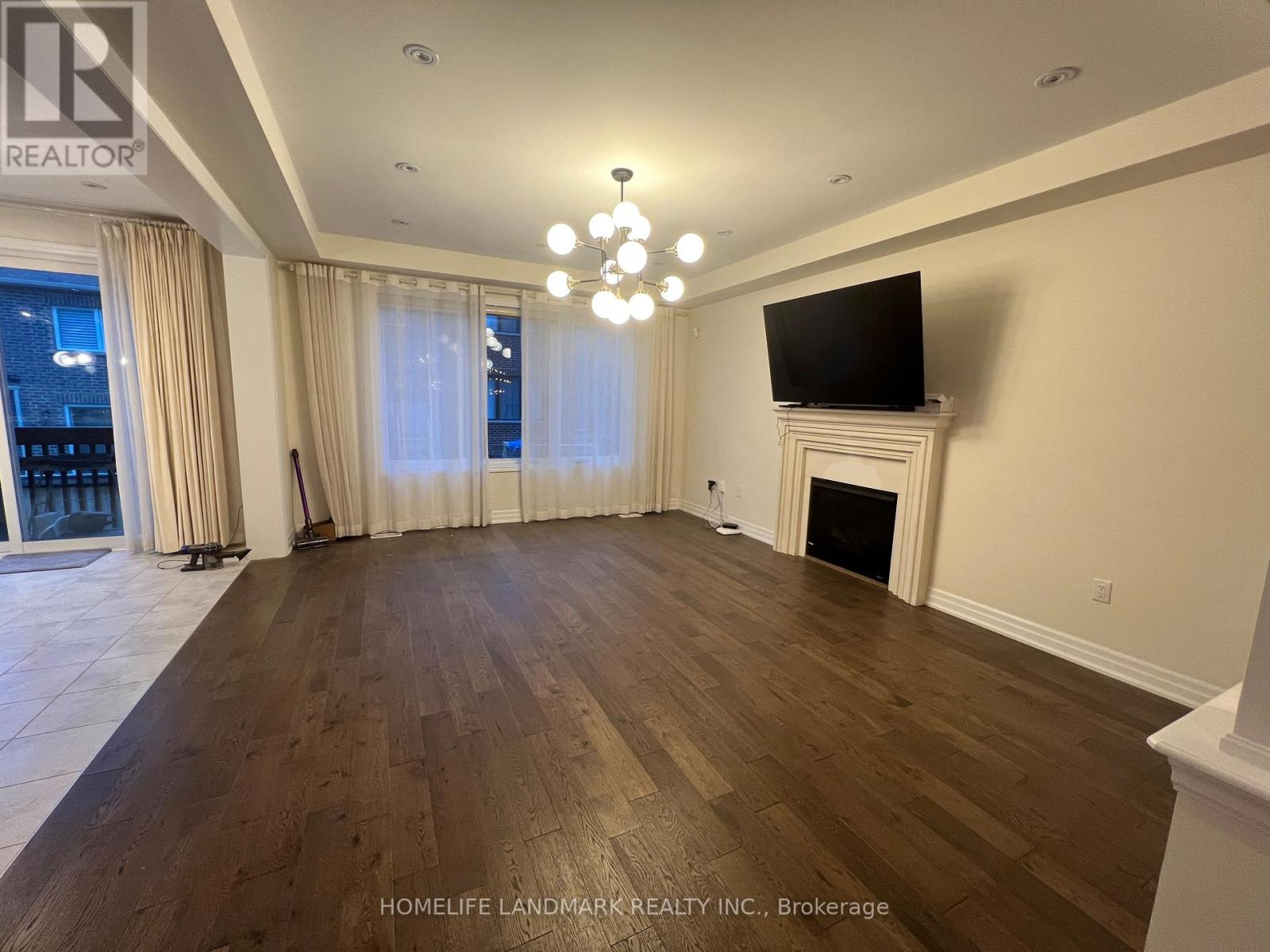 102 Fowley Drive, Oakville, Ontario  L6H 0V3 - Photo 4 - W13685710