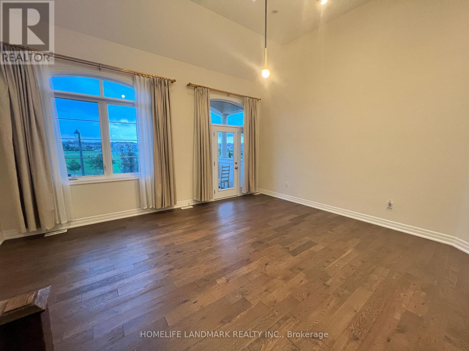 102 Fowley Drive, Oakville, Ontario  L6H 0V3 - Photo 7 - W13685710