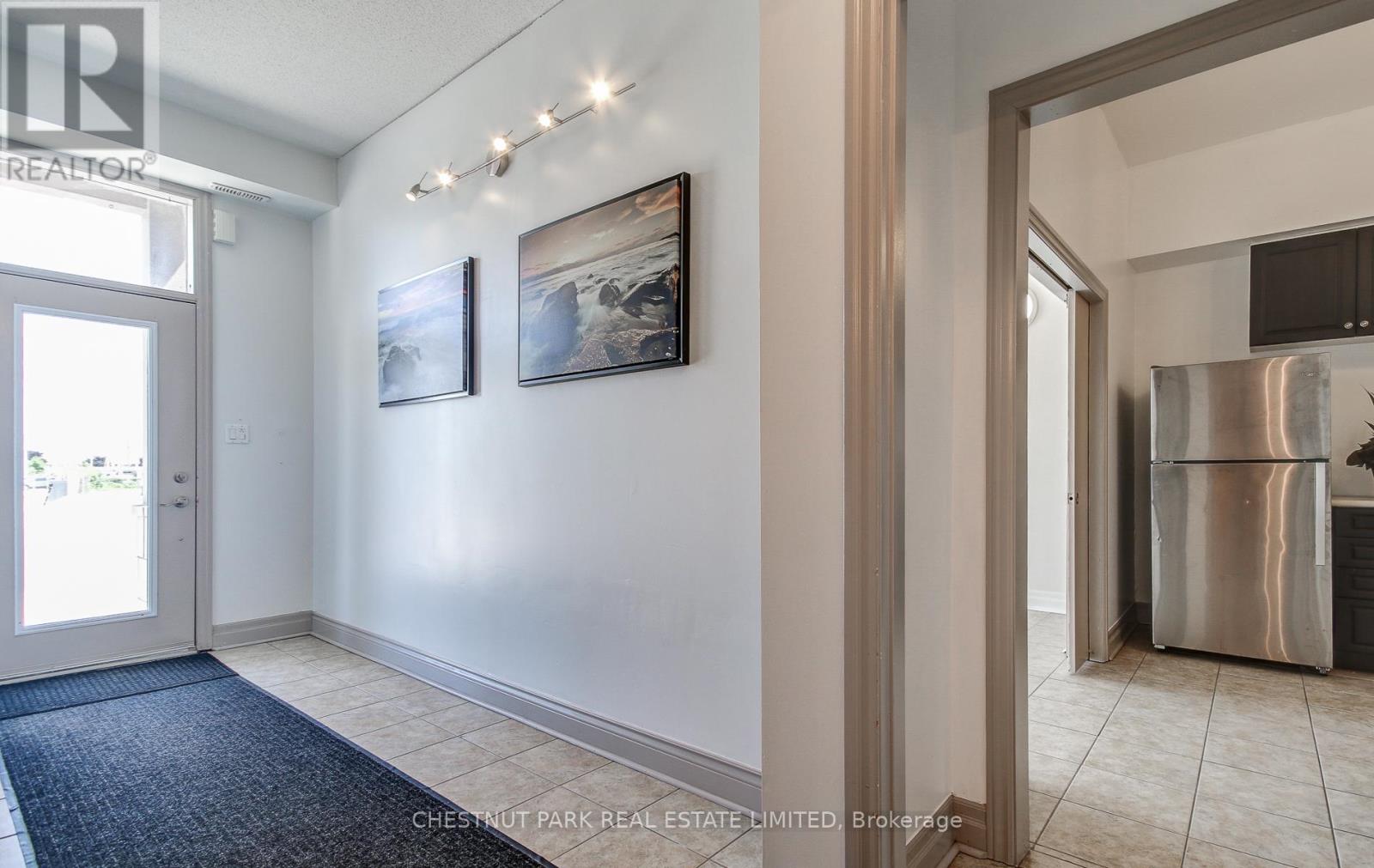 5 - 885 Lakeshore Road E, Mississauga, Ontario  L5E 1E2 - Photo 3 - W13685794
