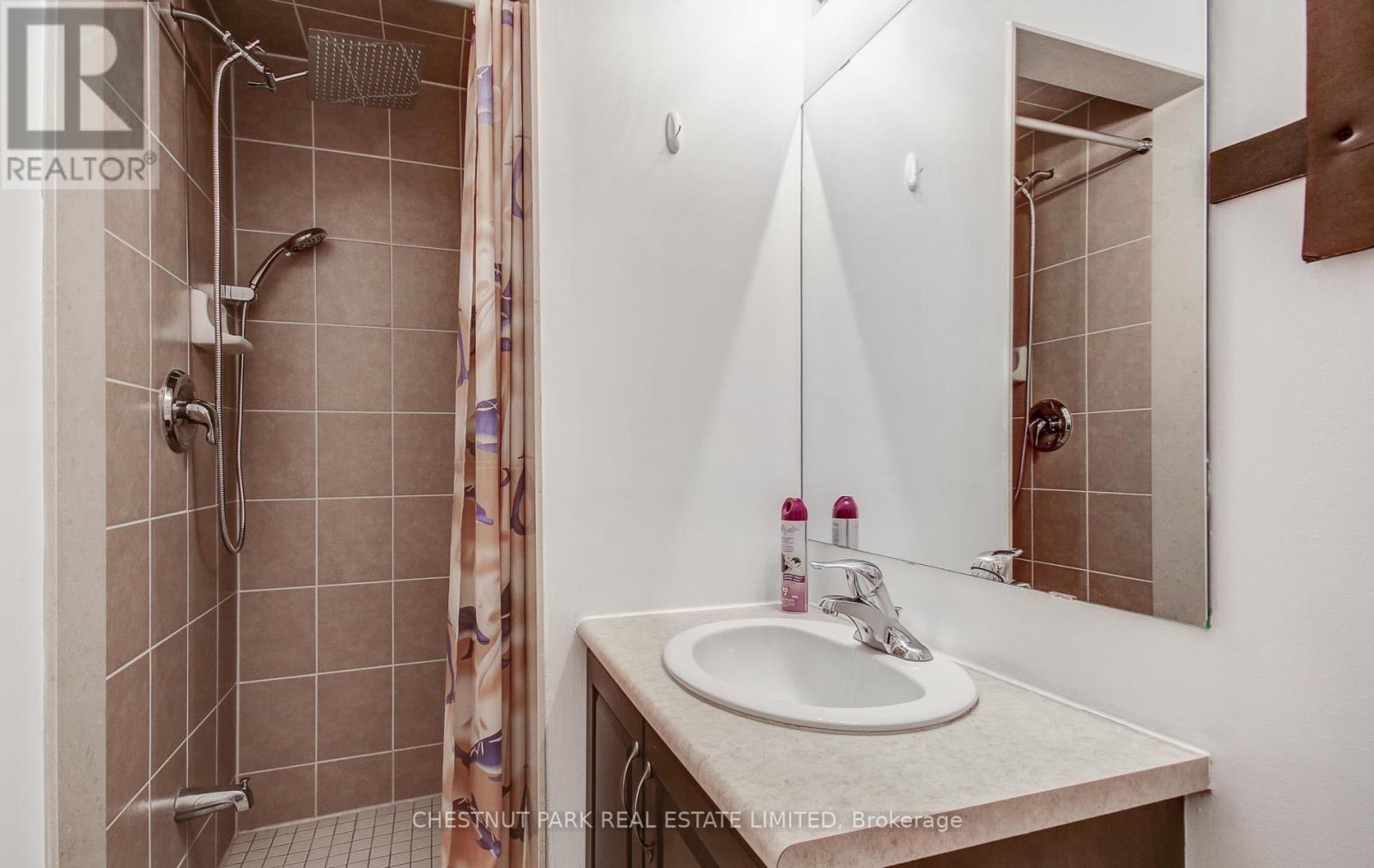 5 - 885 Lakeshore Road E, Mississauga, Ontario  L5E 1E2 - Photo 6 - W13685794
