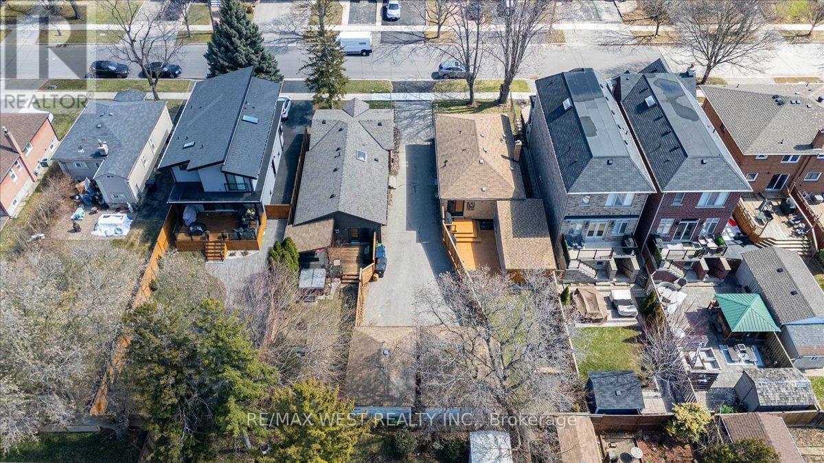 204 & 200 Delta Street, Toronto, Ontario  M8W 4E4 - Photo 4 - W13685810