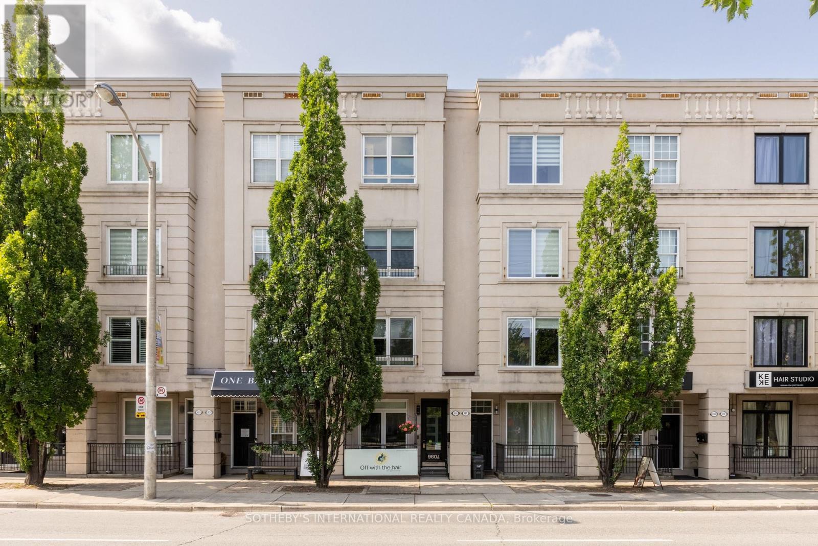 960A THE QUEENSWAY, Toronto, Ontario