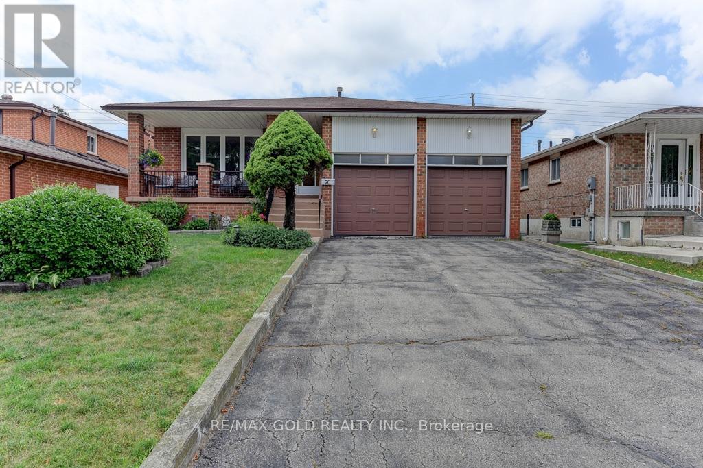70 Malcolm Crescent, Brampton, Ontario  L6S 3C8 - Photo 1 - W13685818