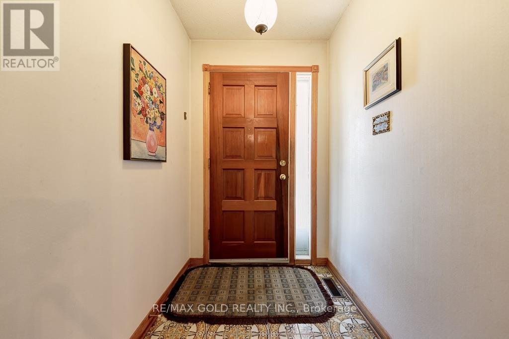 70 Malcolm Crescent, Brampton, Ontario  L6S 3C8 - Photo 11 - W13685818