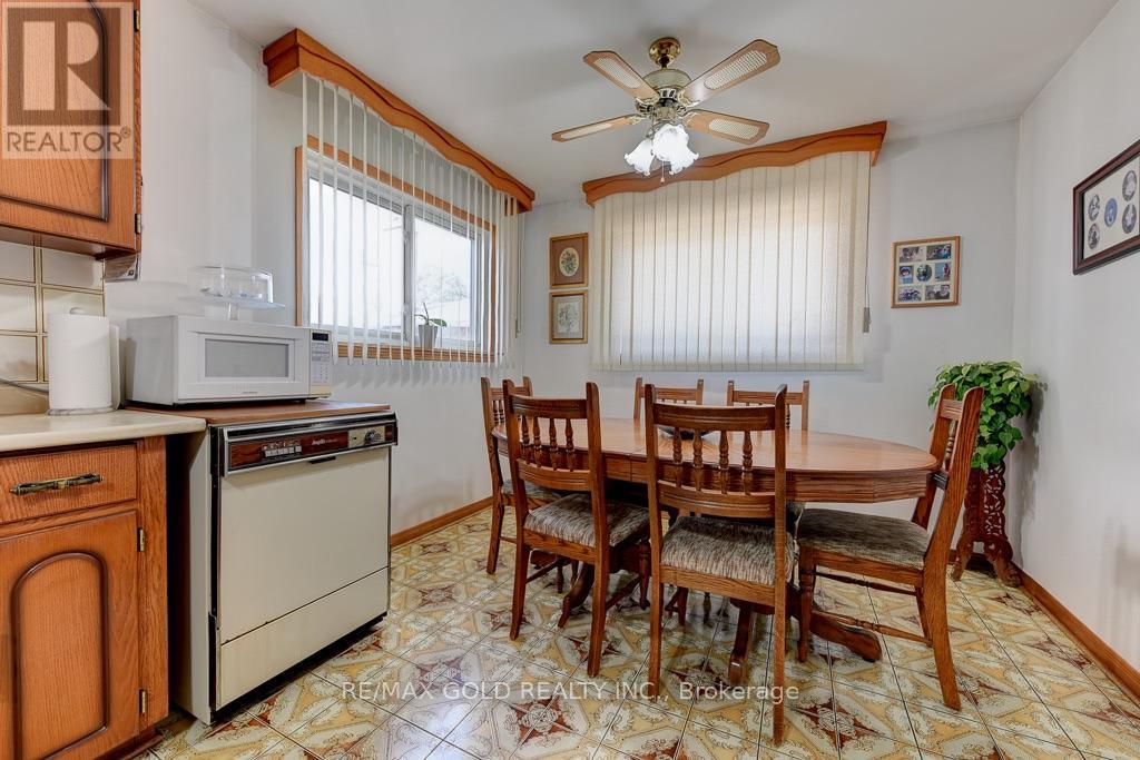 70 Malcolm Crescent, Brampton, Ontario  L6S 3C8 - Photo 15 - W13685818