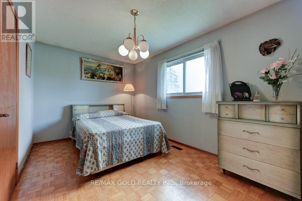 70 Malcolm Crescent, Brampton, Ontario  L6S 3C8 - Photo 19 - W13685818