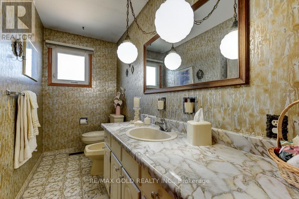 70 Malcolm Crescent, Brampton, Ontario  L6S 3C8 - Photo 24 - W13685818