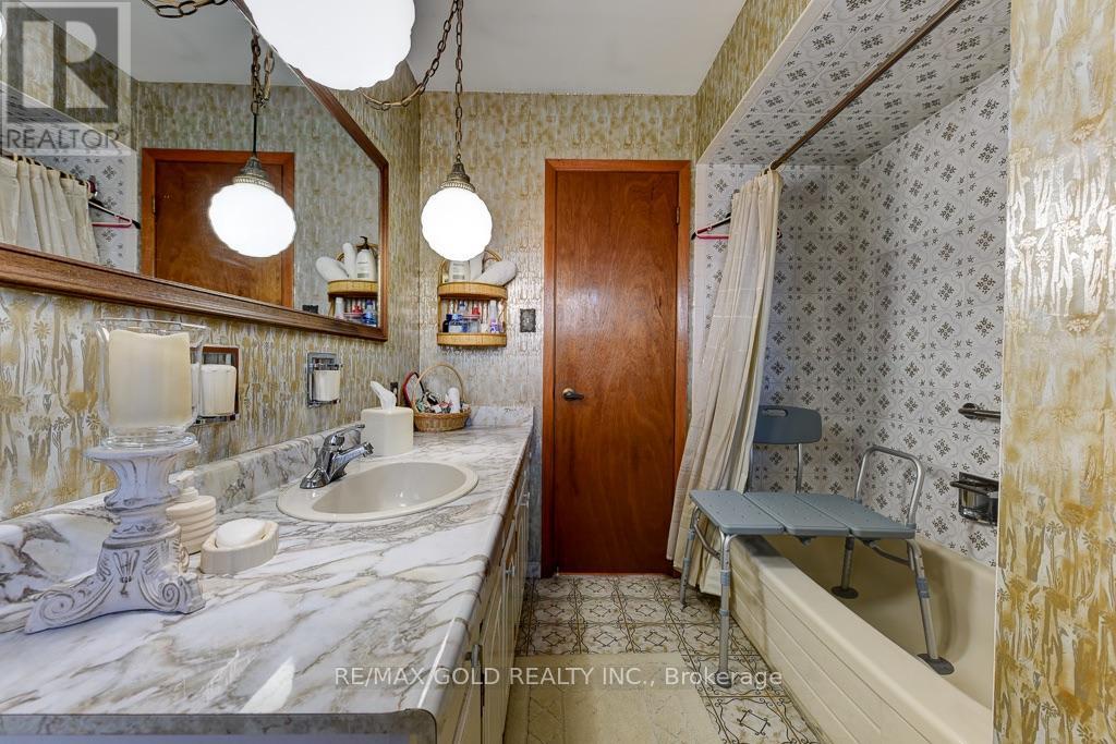 70 Malcolm Crescent, Brampton, Ontario  L6S 3C8 - Photo 25 - W13685818