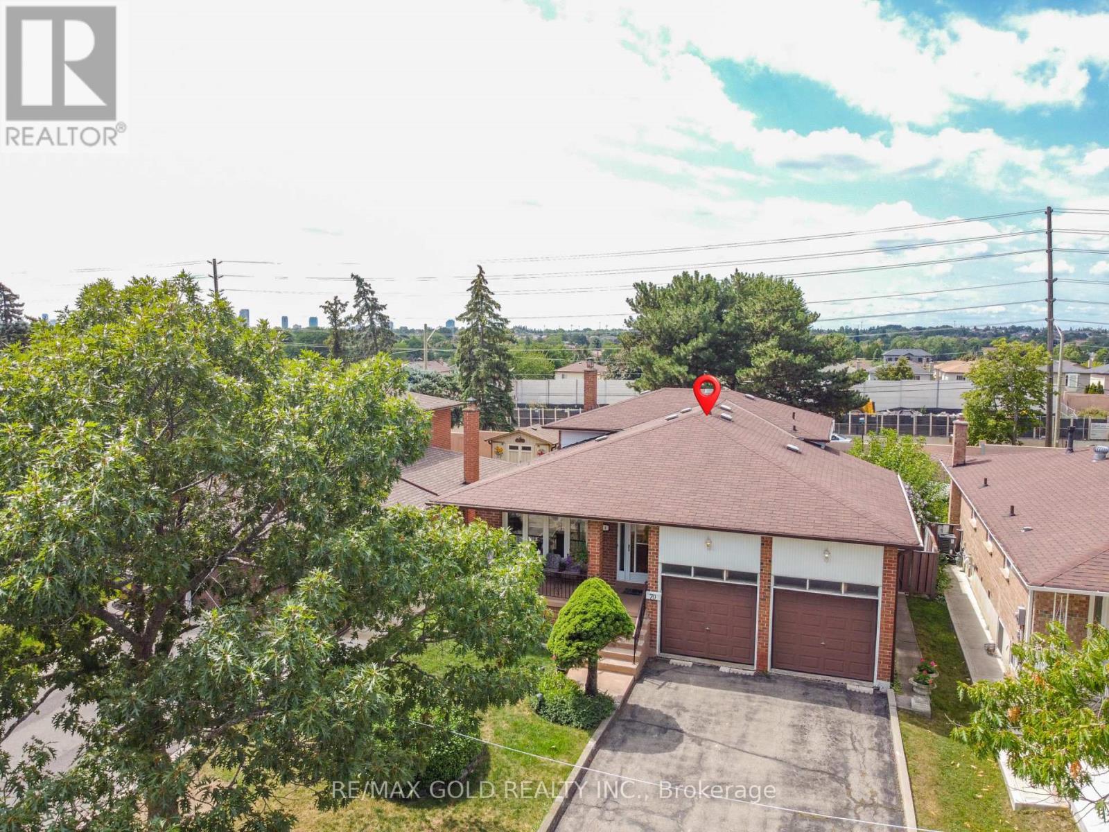 70 Malcolm Crescent, Brampton, Ontario  L6S 3C8 - Photo 3 - W13685818