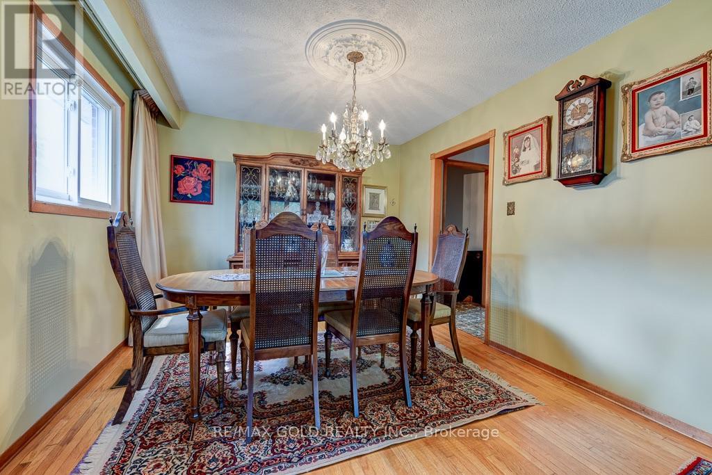 70 Malcolm Crescent, Brampton, Ontario  L6S 3C8 - Photo 9 - W13685818