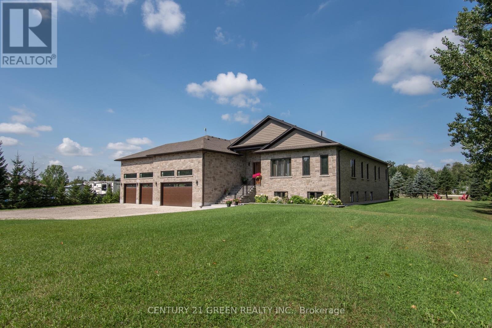 6780 Wellington Country Rd 10, Mapleton, Ontario  N0G 2K0 - Photo 2 - X13685732