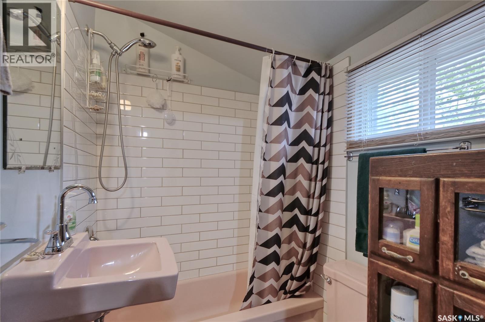 192 2nd Avenue W, Central Butte, Saskatchewan  S0H 0T0 - Photo 13 - SK045795
