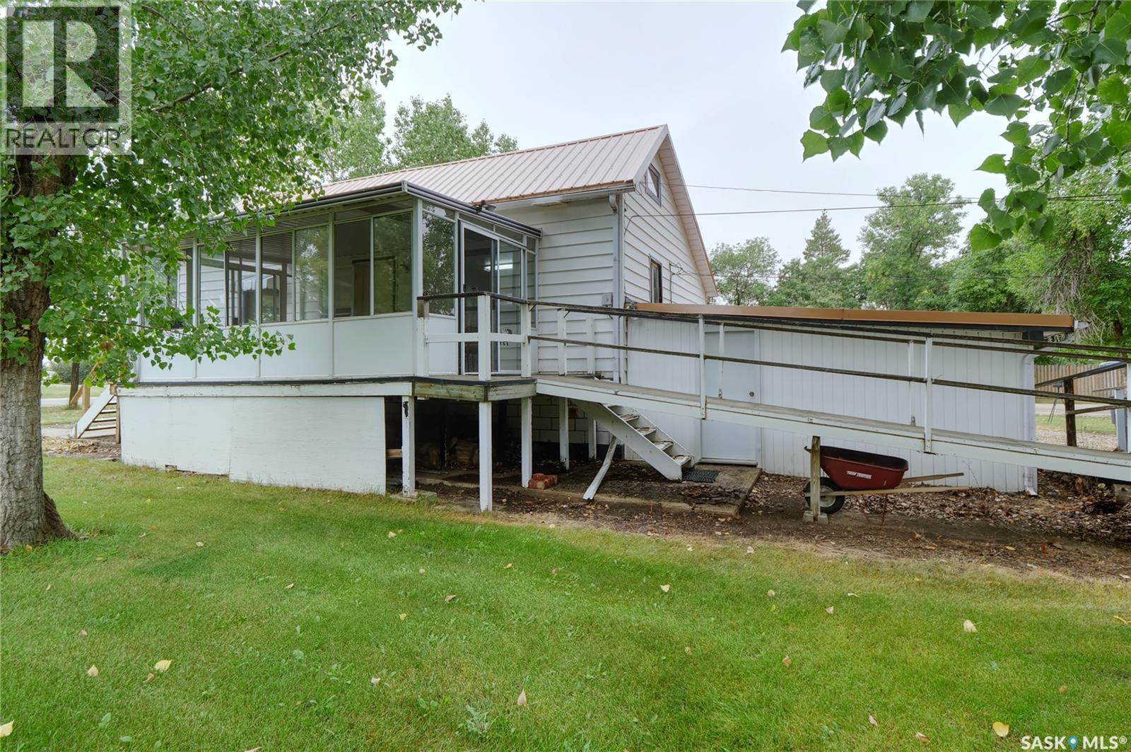 192 2nd Avenue W, Central Butte, Saskatchewan  S0H 0T0 - Photo 30 - SK045795