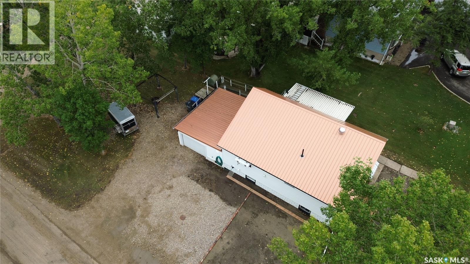 192 2nd Avenue W, Central Butte, Saskatchewan  S0H 0T0 - Photo 33 - SK045795