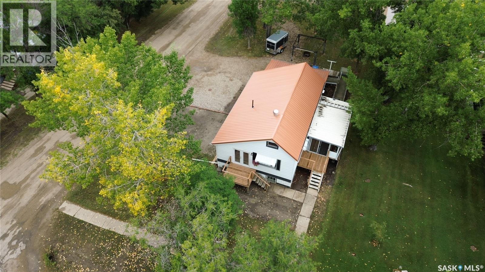 192 2nd Avenue W, Central Butte, Saskatchewan  S0H 0T0 - Photo 34 - SK045795