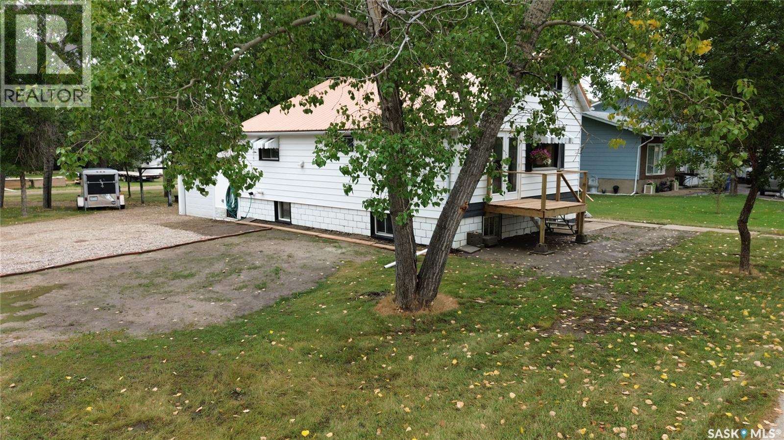 192 2nd Avenue W, Central Butte, Saskatchewan  S0H 0T0 - Photo 38 - SK045795