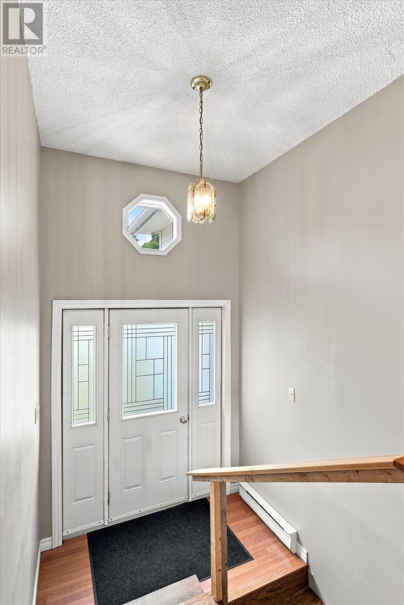 12 Thorburn Place, Clarenville — photo 2