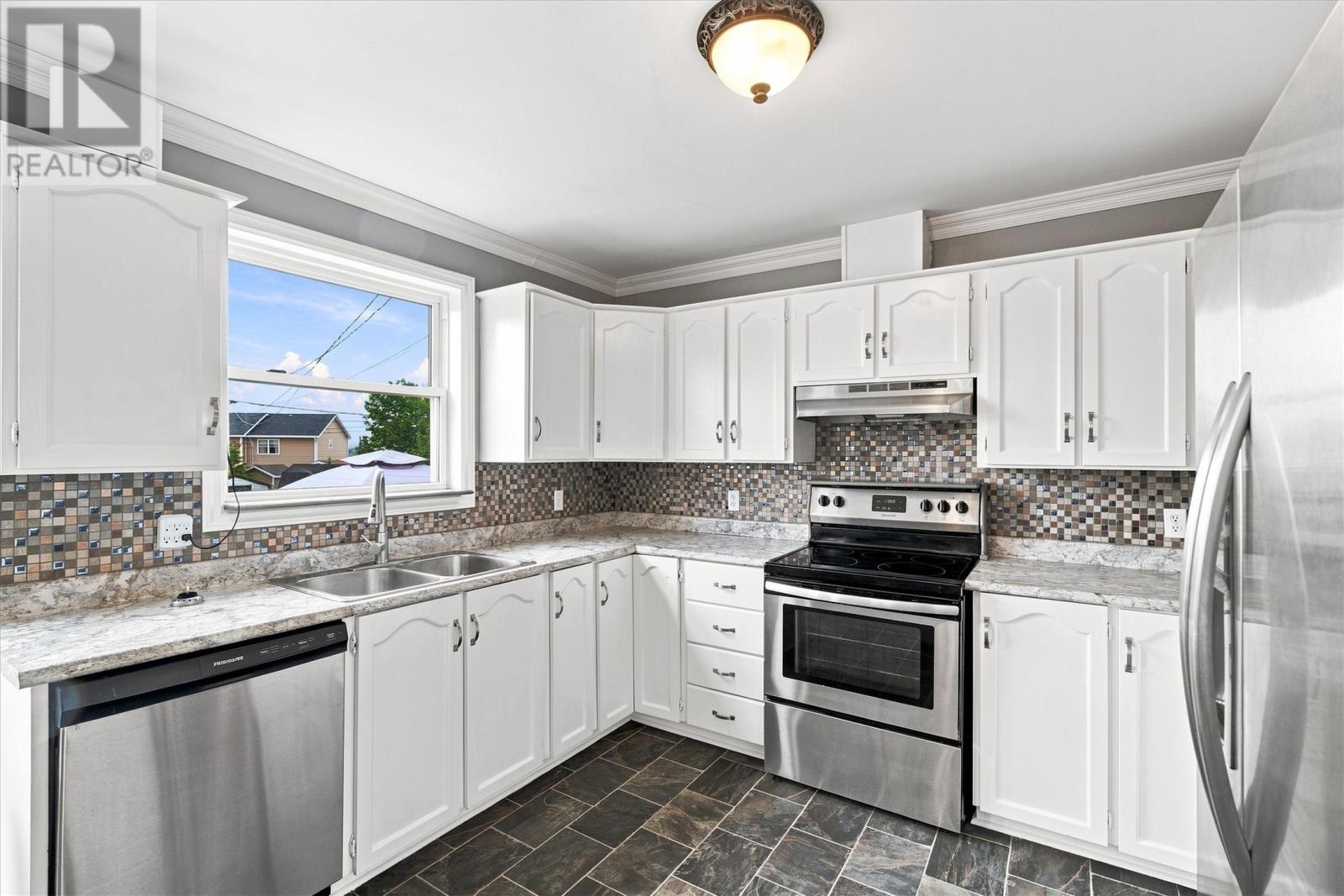 155 Smallwood Drive, Mount Pearl — photo 4