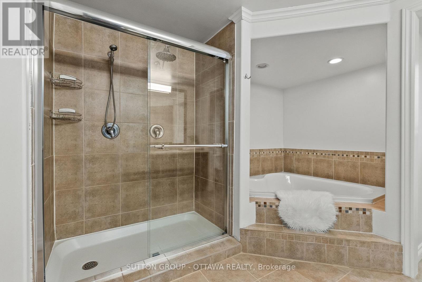 2450 Blackstone Crescent, Ottawa, Ontario  K1B 4H2 - Photo 31 - X13685878