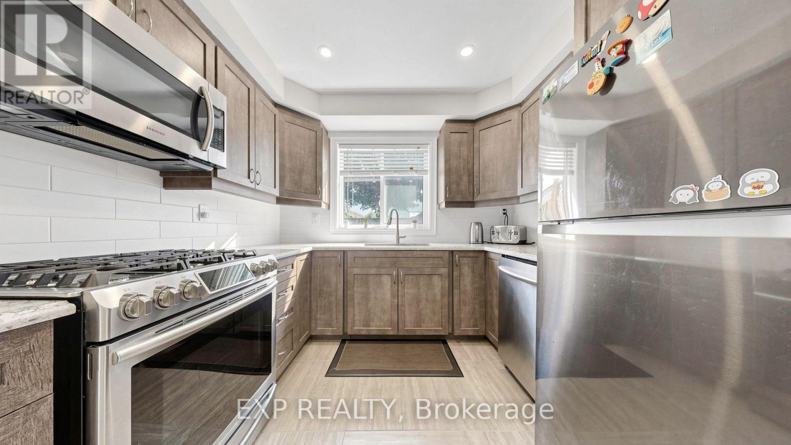 63 Fenwick Avenue, Clarington, Ontario  L1C 4S1 - Photo 8 - E13685872