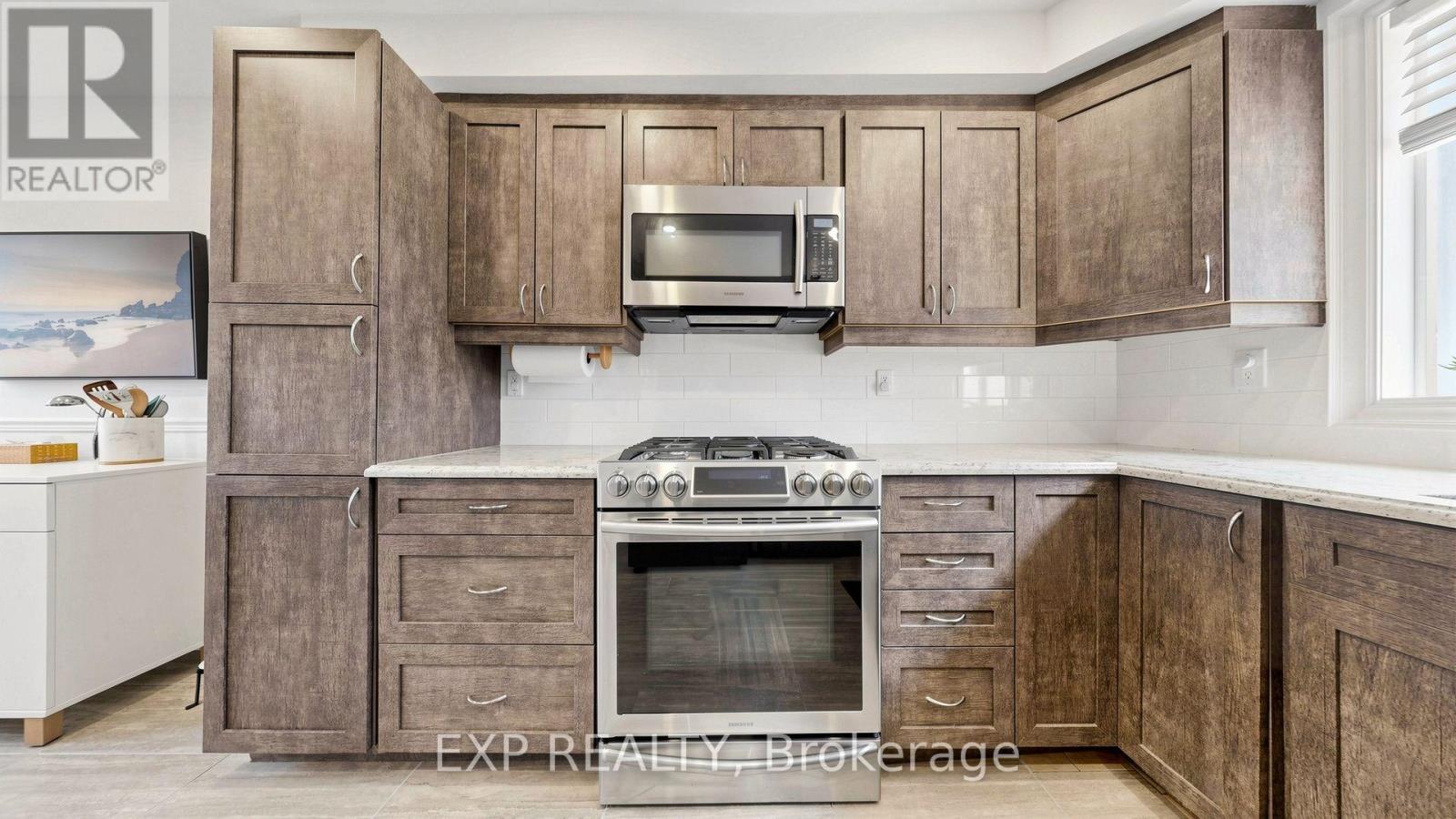 63 Fenwick Avenue, Clarington, Ontario  L1C 4S1 - Photo 9 - E13685872