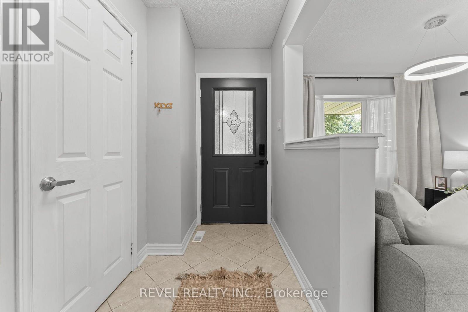 18 Longstaff Drive, Ajax, Ontario  L1S 5J1 - Photo 3 - E13685876