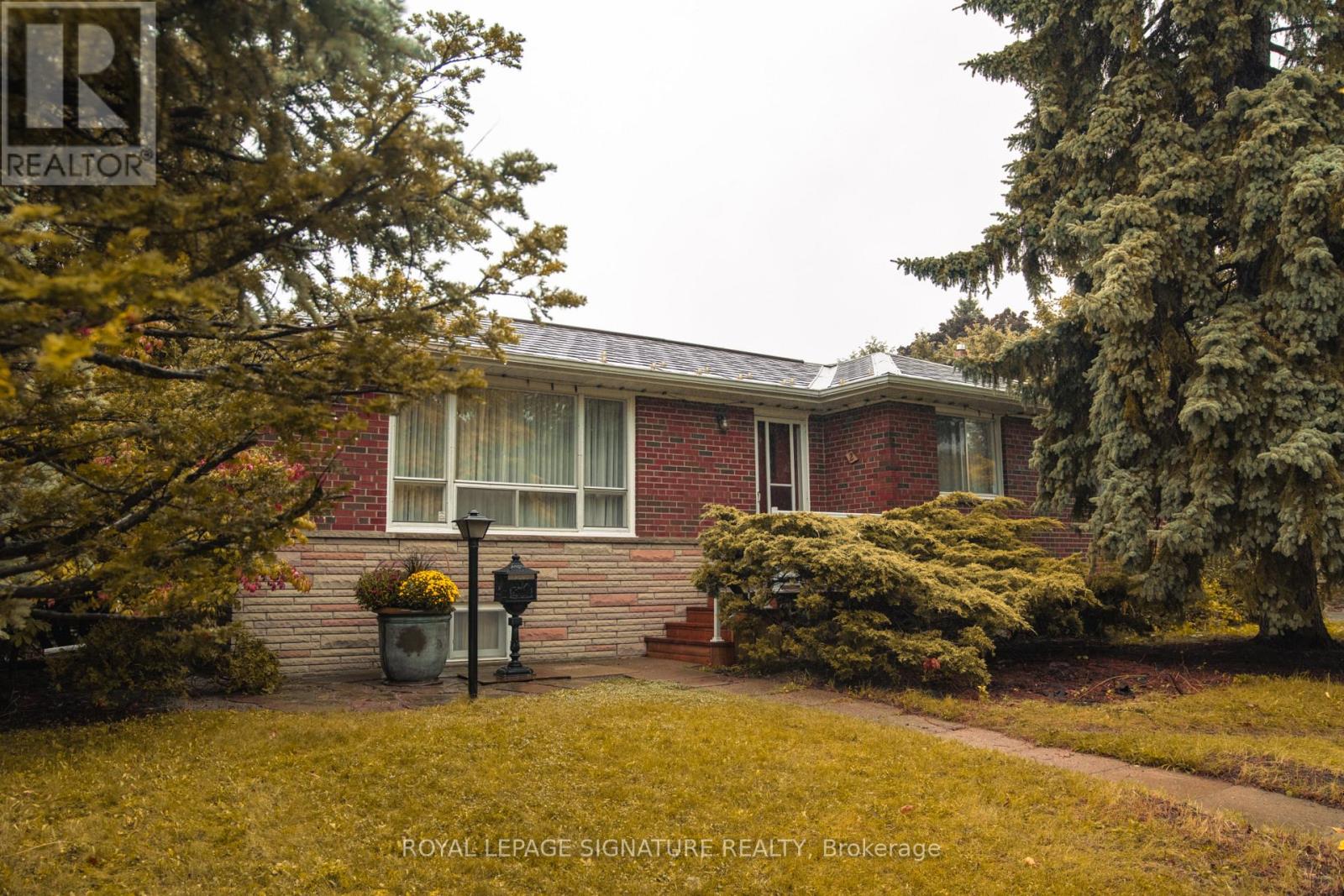 2 Brantwood Drive, Toronto, Ontario  M1H 2G6 - Photo 2 - E13685882