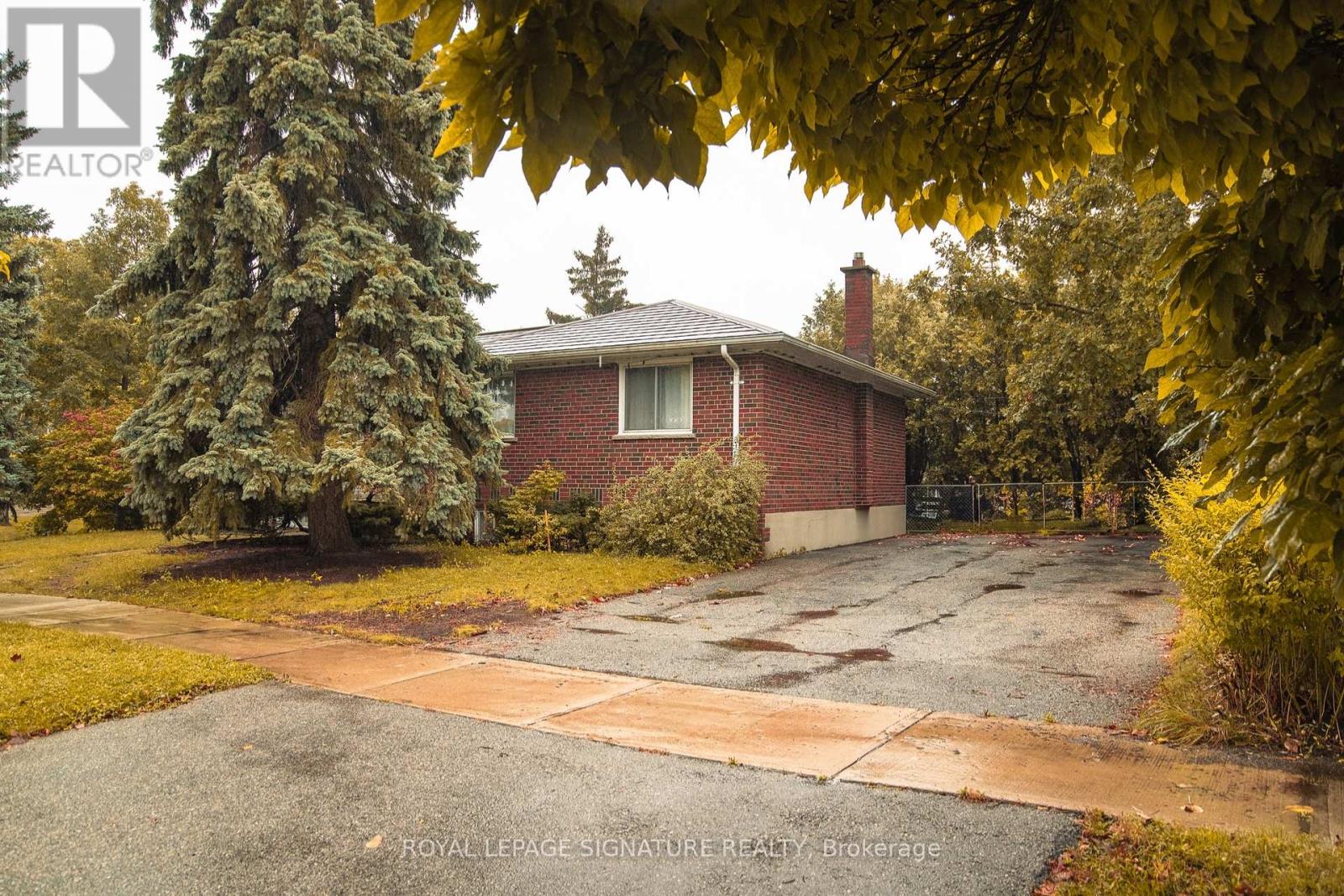 2 Brantwood Drive, Toronto, Ontario  M1H 2G6 - Photo 3 - E13685882