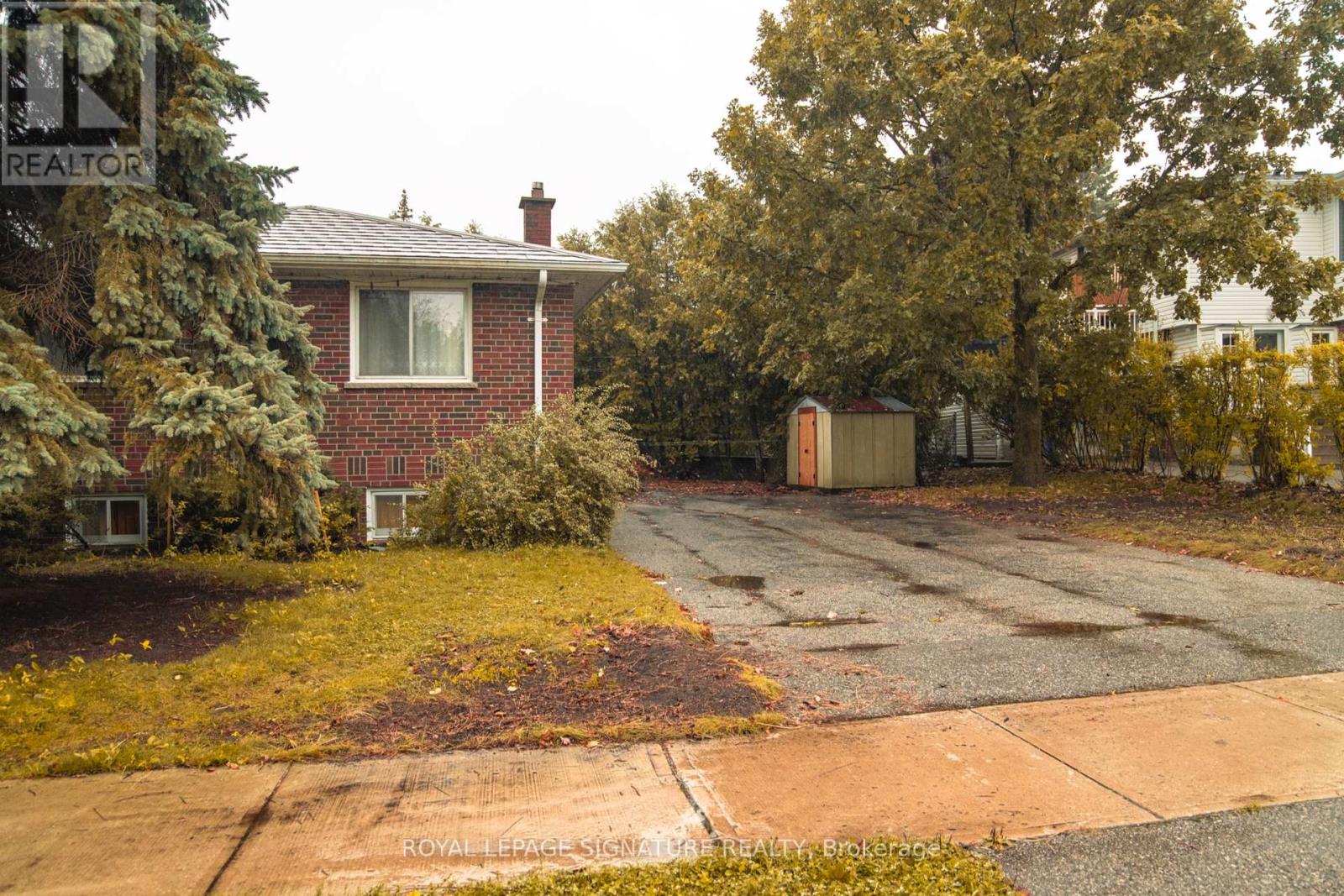 2 Brantwood Drive, Toronto, Ontario  M1H 2G6 - Photo 4 - E13685882