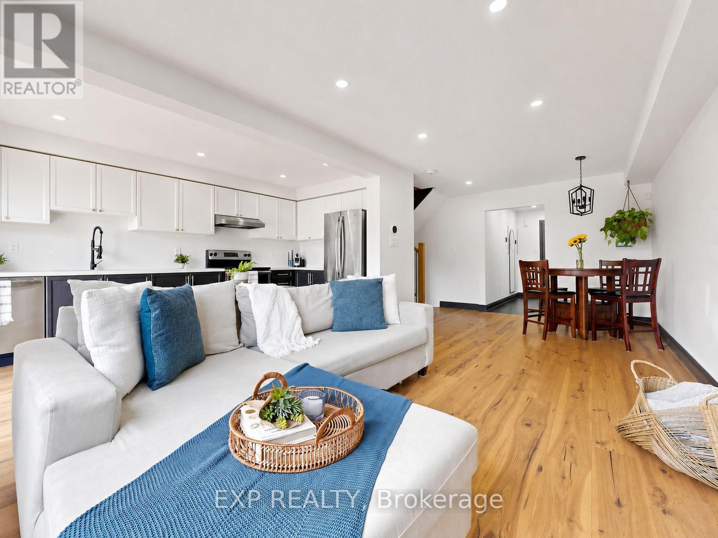 101 Mccurdy Drive, New Tecumseth (Tottenham), Ontario  L0G 1W0 - Photo 4 - N13685874