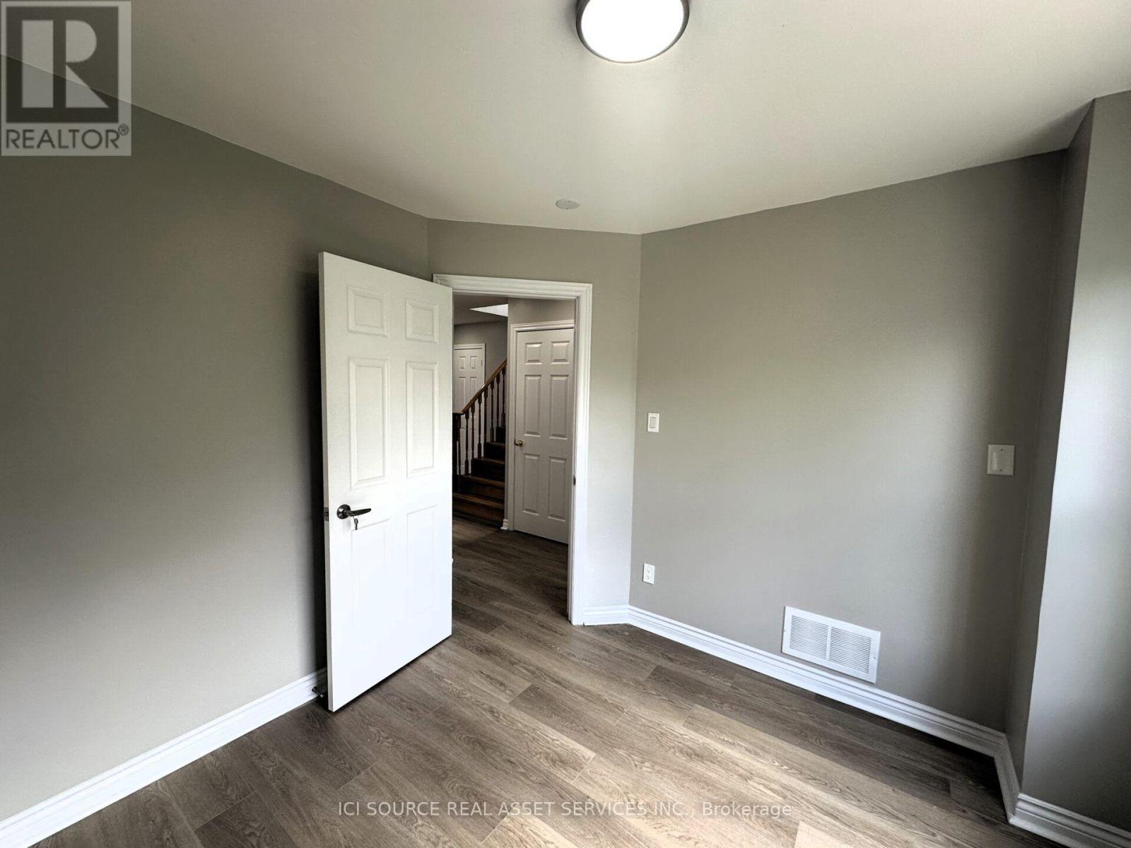 Main - 67 Russell Hill Drive, Barrie (Painswick South), Ontario  L4N 0C1 - Photo 12 - S13685846