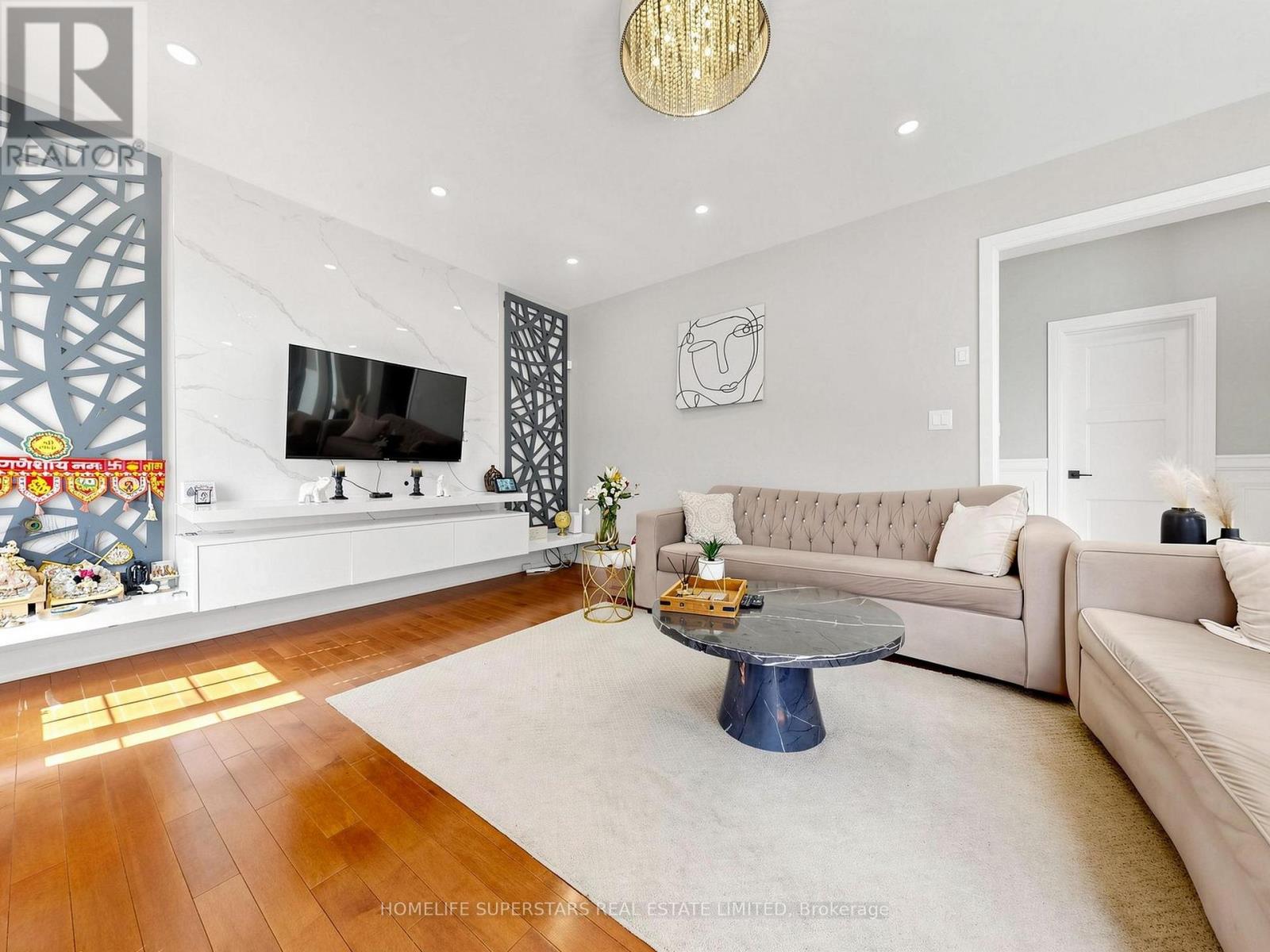 72 Egypt Drive, Brampton, Ontario  L6R 0S6 - Photo 8 - W13685864