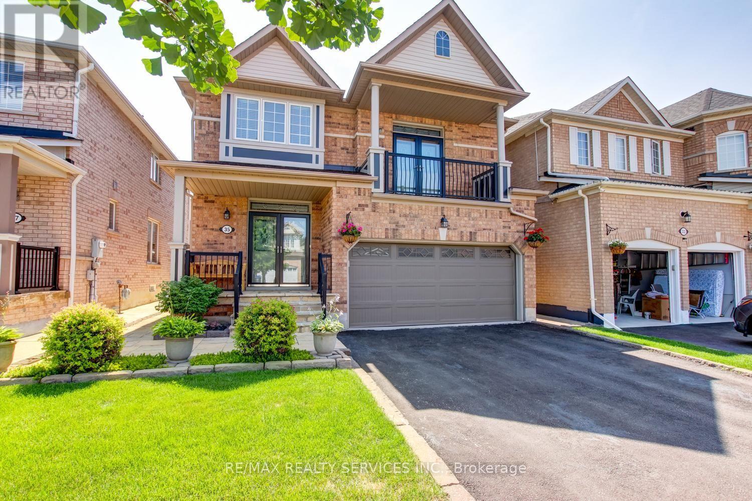 35 HARDGATE CRESCENT, Brampton, Ontario