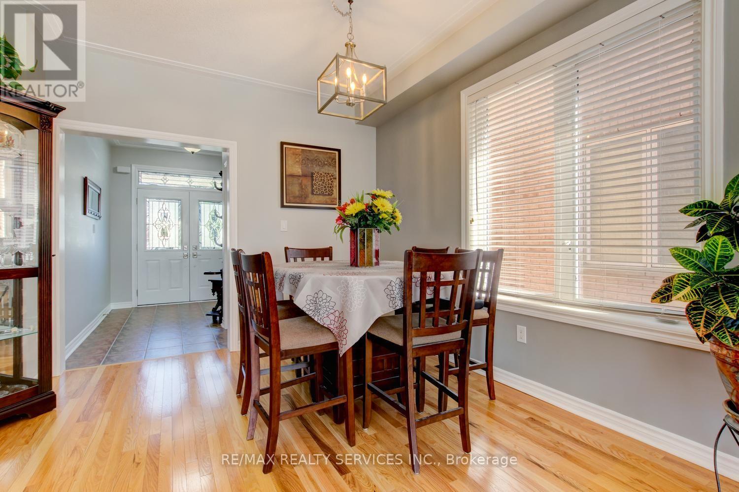 35 Hardgate Crescent, Brampton, Ontario  L7A 3V7 - Photo 3 - W13685884