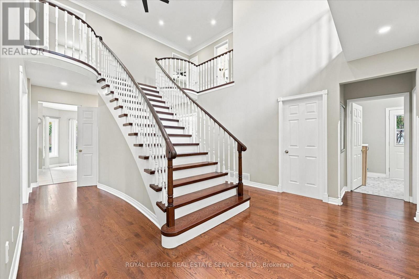 1512 Princeton Crescent, Oakville, Ontario  L6H 4H4 - Photo 6 - W13683424
