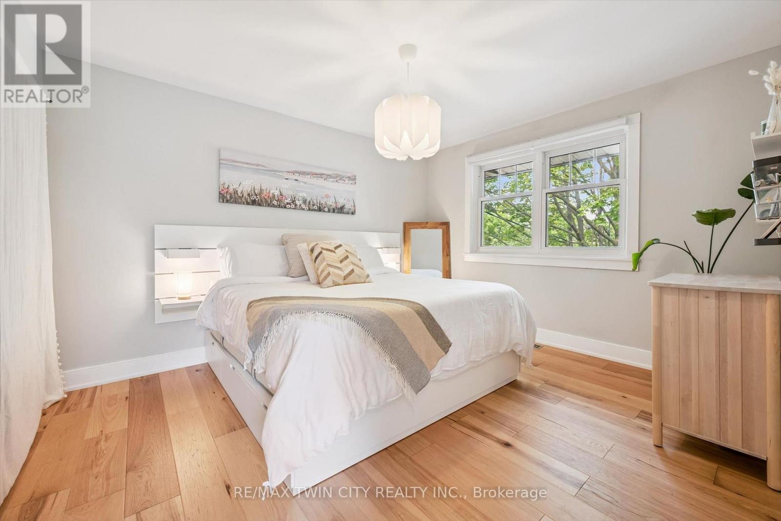 121 Belmont Avenue, Waterloo, Ontario  N2L 2A8 - Photo 23 - X13685858