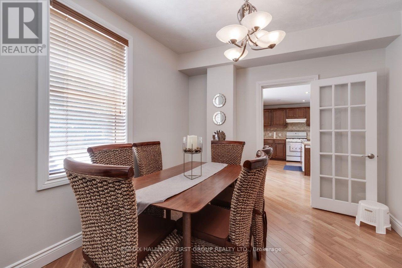 26 Whiting Avenue, Oshawa, Ontario  L1H 3T3 - Photo 6 - E13685898