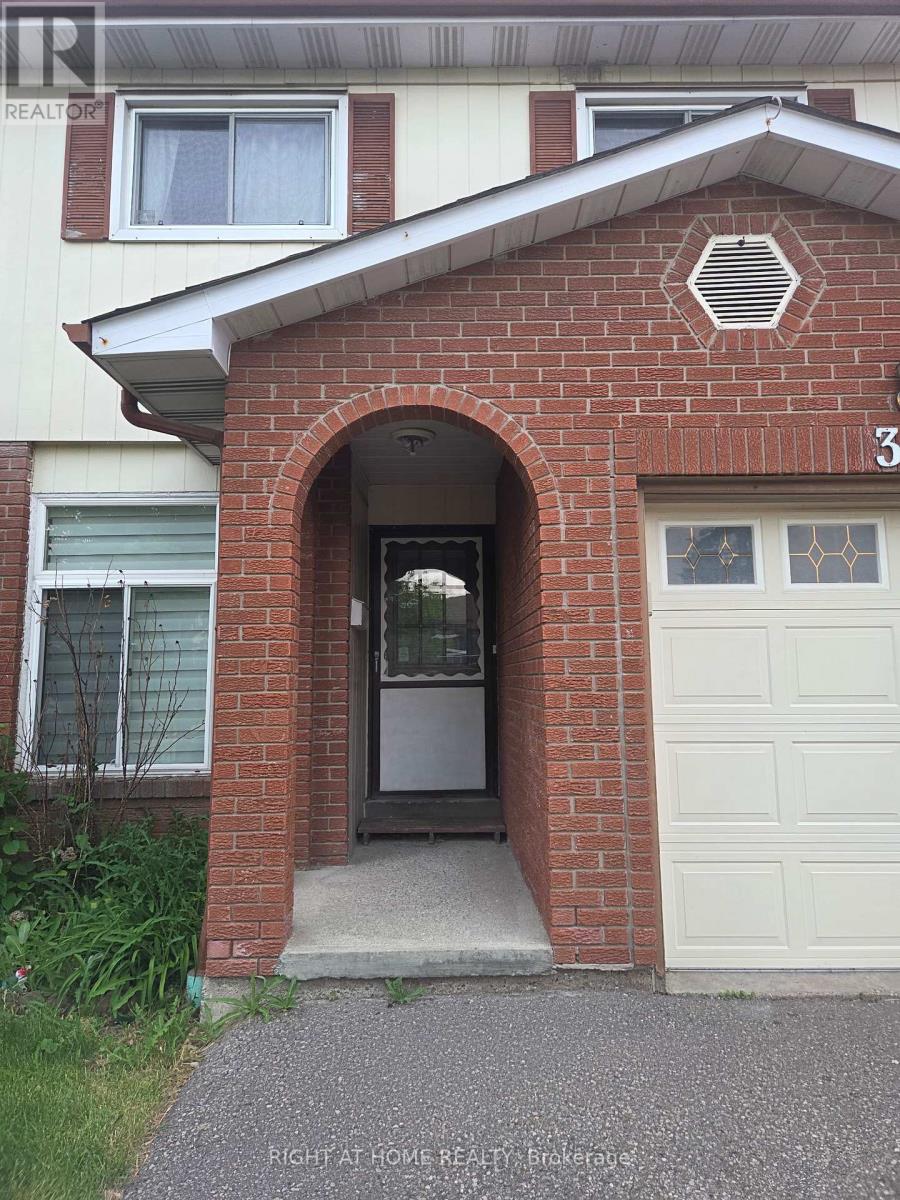 39 Hockley Path, Brampton, Ontario  L6V 3R2 - Photo 11 - W13685922