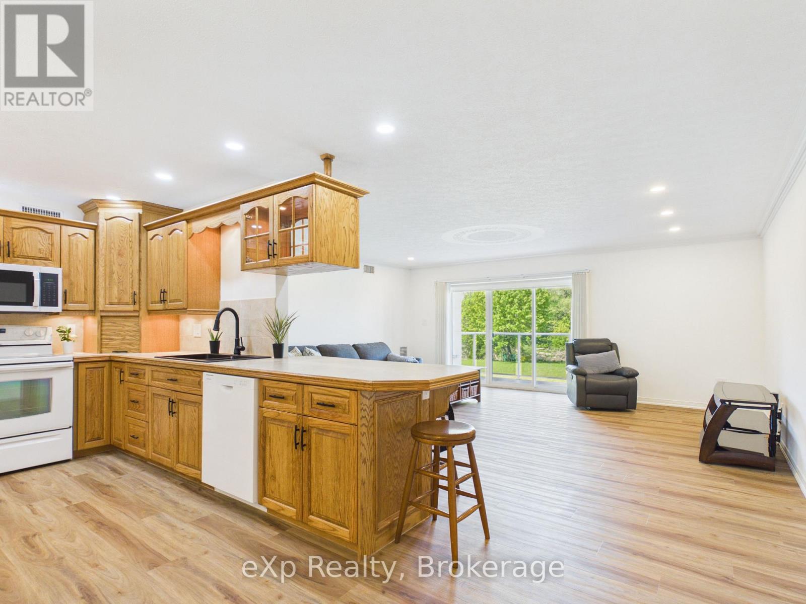 202 - 85 William Street N, Brockton, Ontario  N0G 2V0 - Photo 6 - X13135350