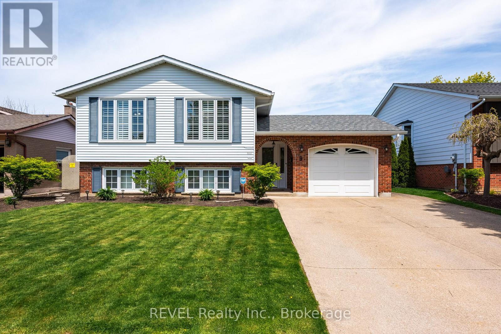 9 AMBERWOOD COURT, St. Catharines, Ontario
