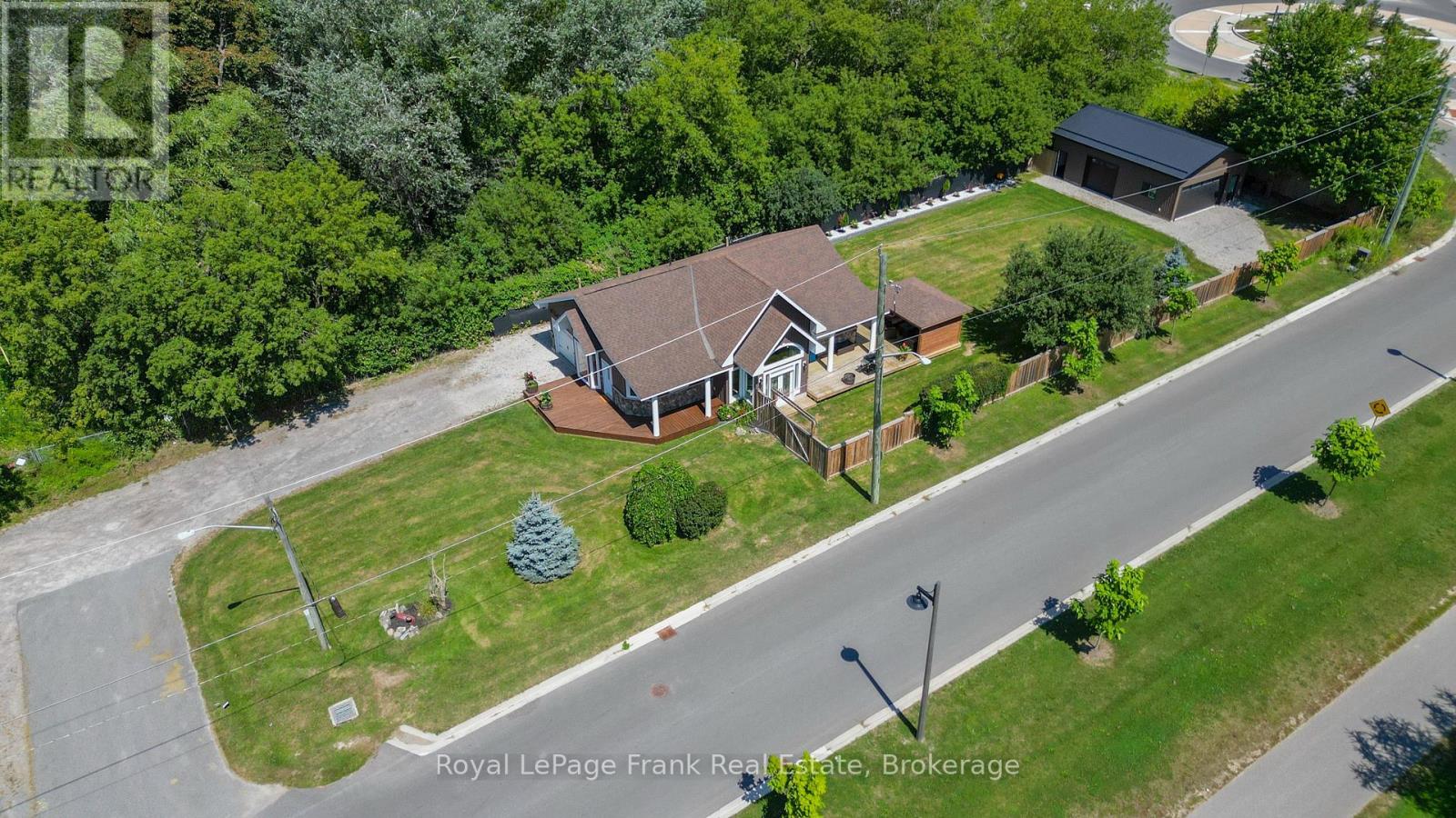 86 East Beach Road, Clarington, Ontario  L1C 6A5 - Photo 6 - E13686050