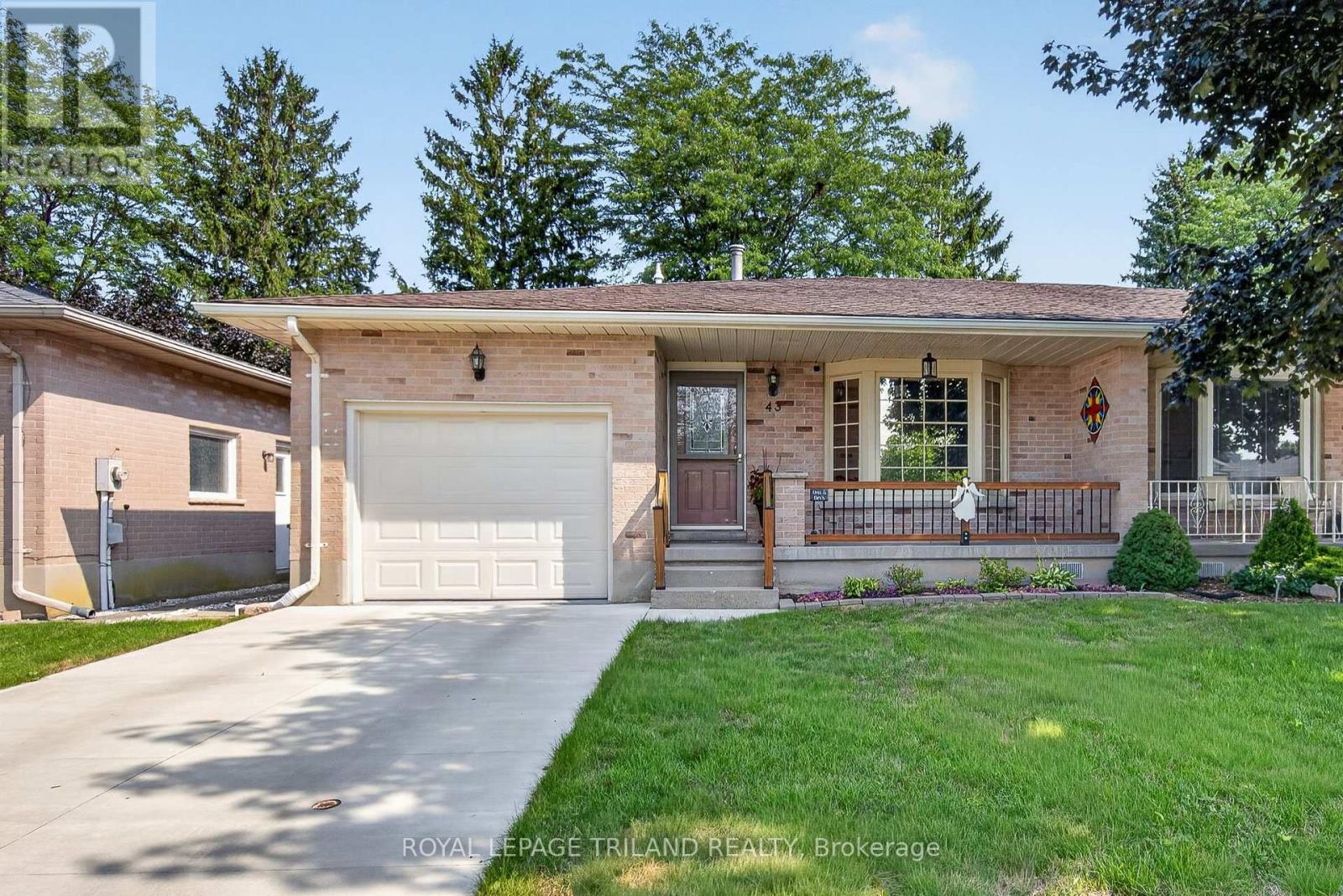 43 Bonnie Place, St. Thomas, Ontario  N5R 5W5 - Photo 1 - X13685974