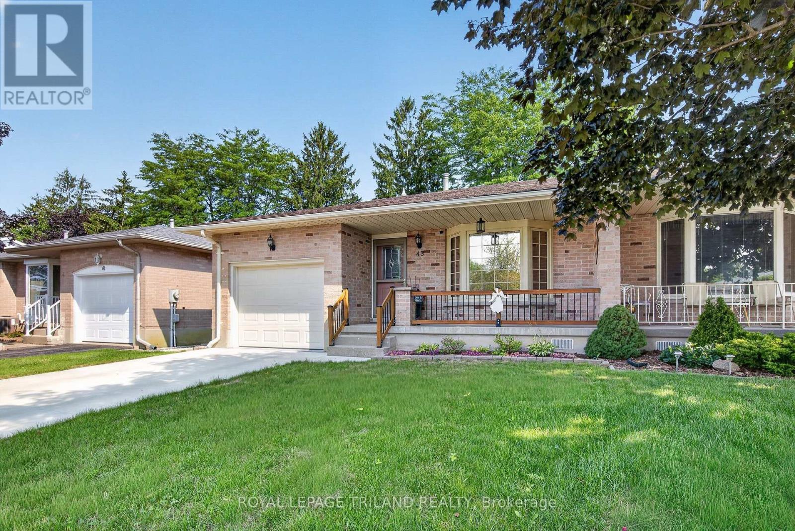 43 Bonnie Place, St. Thomas, Ontario  N5R 5W5 - Photo 3 - X13685974