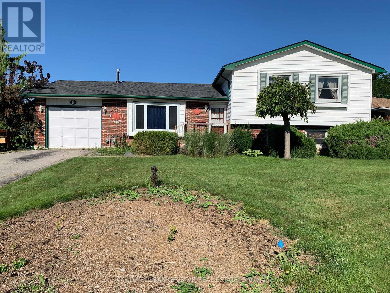 9 Lakeview Circle, St. Thomas, Ontario  N5P 4B3 - Photo 2 - X13685982