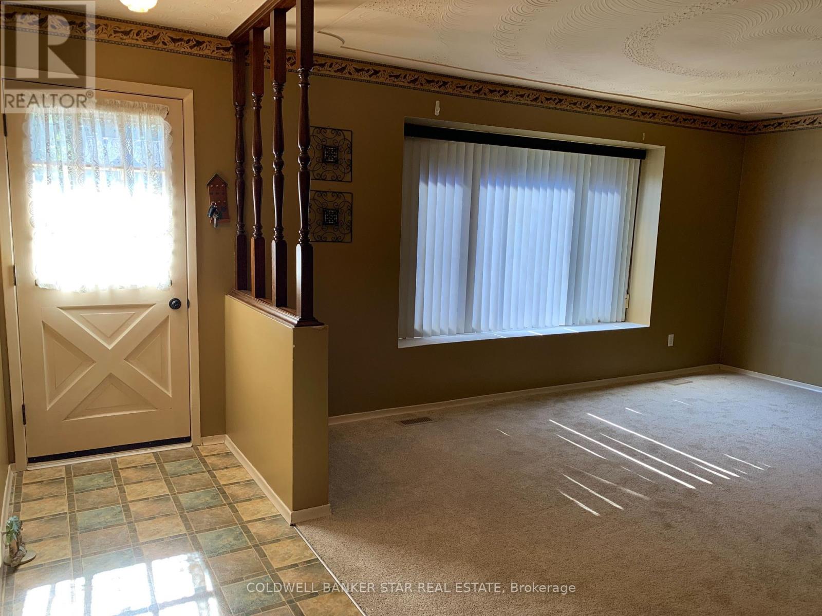 9 Lakeview Circle, St. Thomas, Ontario  N5P 4B3 - Photo 4 - X13685982