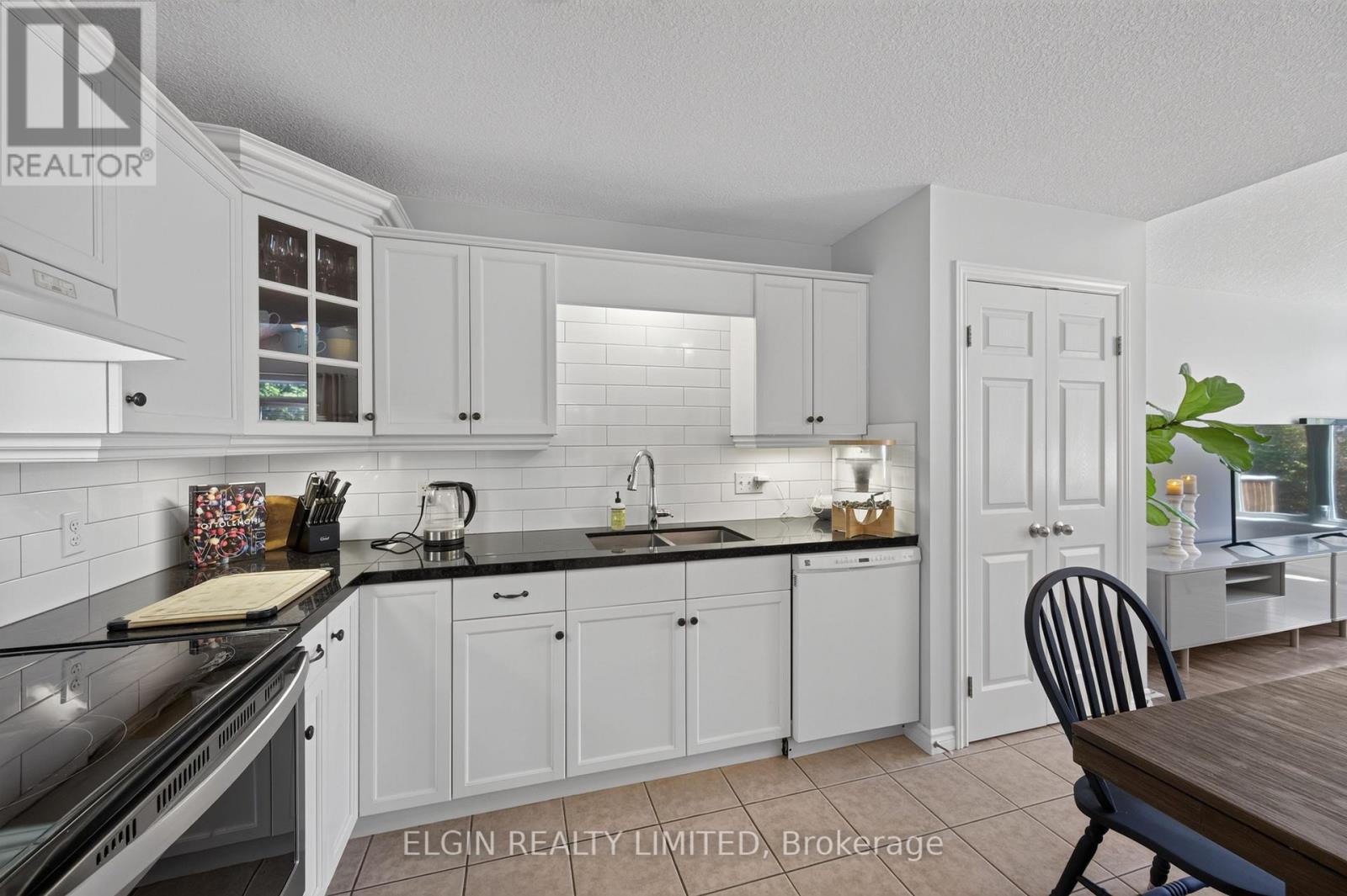 34 Pear Tree Avenue, St. Thomas, Ontario  N5R 0B5 - Photo 12 - X13686046
