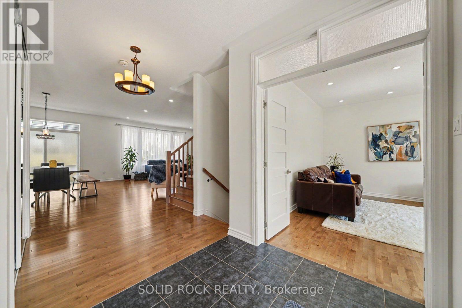 1011 Carden Lane, Ottawa, Ontario  K1W 0N3 - Photo 3 - X13685990