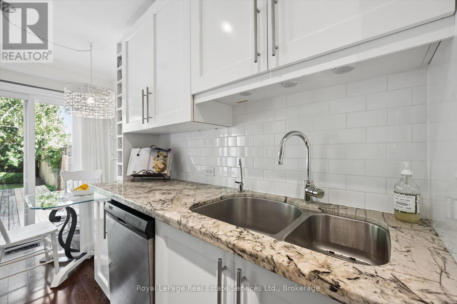 2255 Maclennan Drive, Oakville, Ontario  L6H 5K4 - Photo 21 - W13685964
