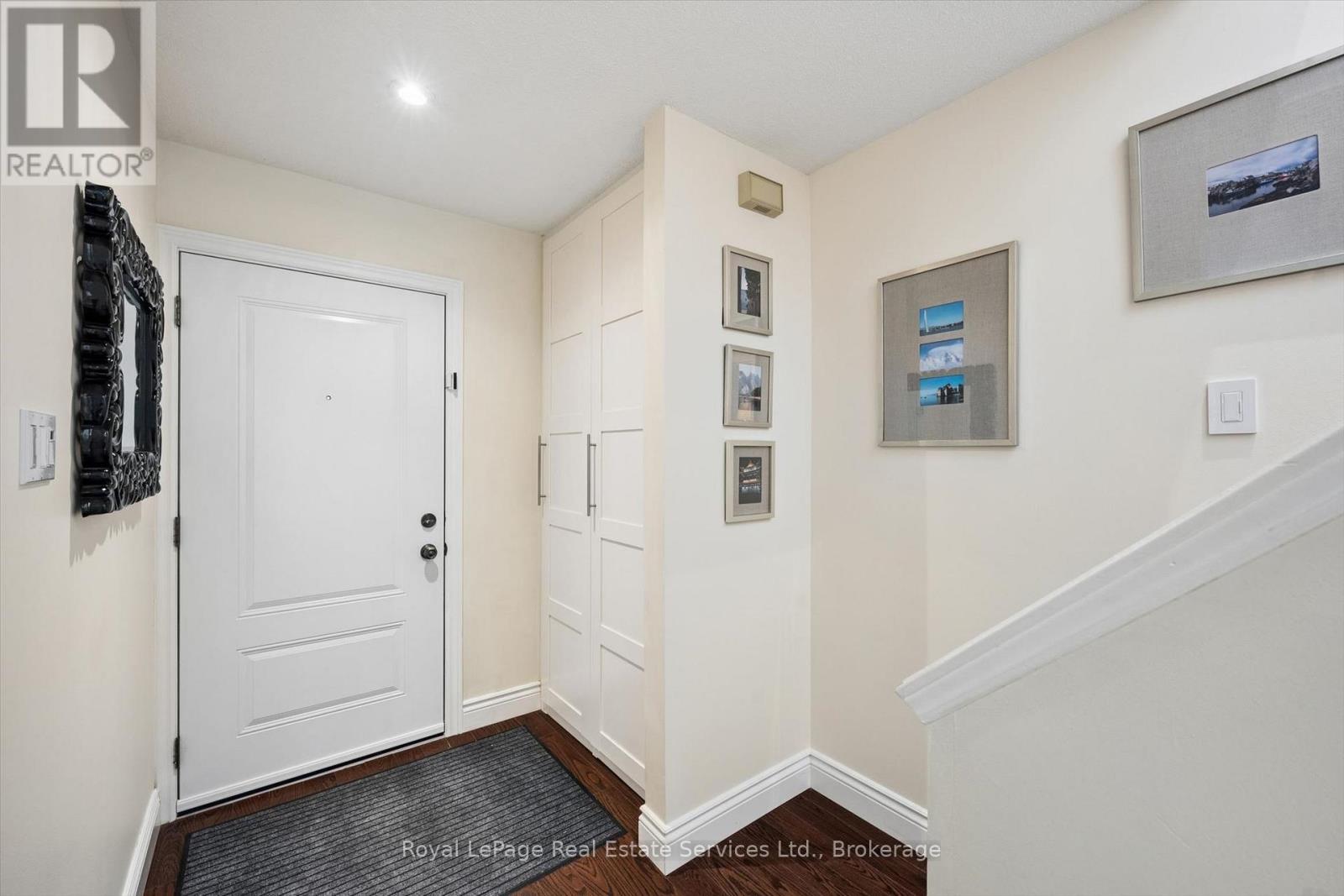 2255 Maclennan Drive, Oakville, Ontario  L6H 5K4 - Photo 4 - W13685964