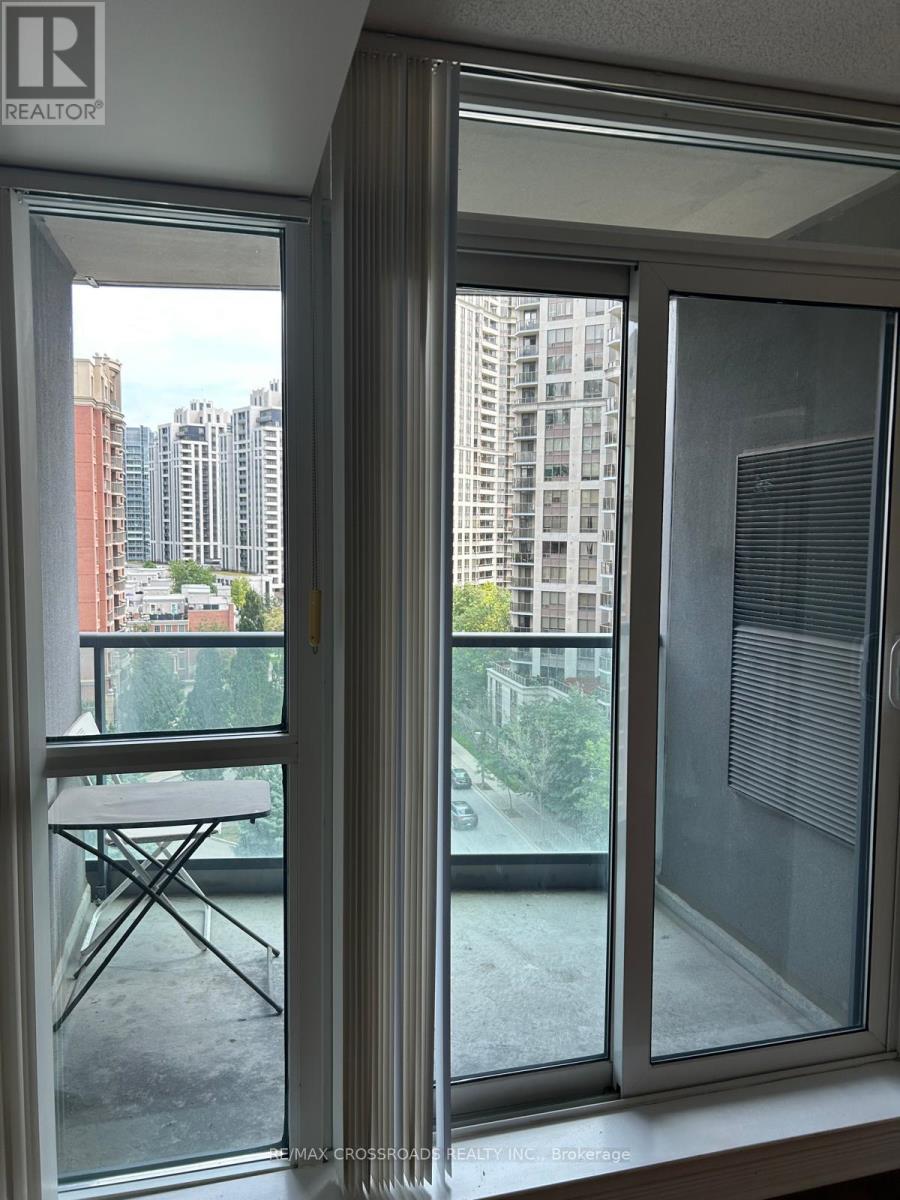 1001 - 30 Harrison Garden Boulevard, Toronto, Ontario  M2N 7A9 - Photo 5 - C13686040